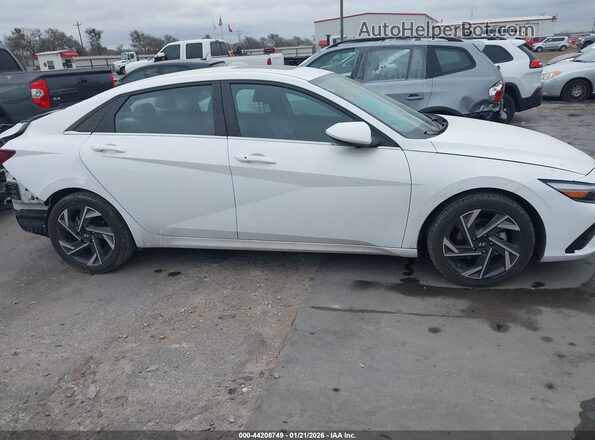 KMHLS4DG7SU921029 2025 HYUNDAI ELANTRA White 360 interior view