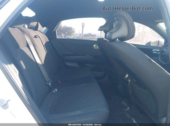 KMHM24AA3RA070296 2024 HYUNDAI IONIQ 6 White VIN կոդի պիտակի տեսք