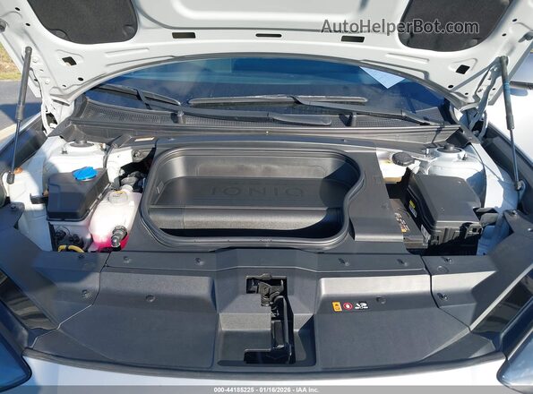 KMHM24AA5PA049916 2023 HYUNDAI IONIQ 6 Серебряный Вид сзади