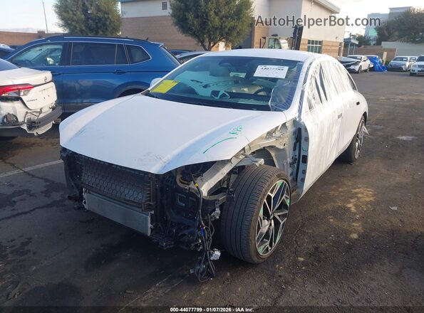 KMHM34AA0RA073928 2024 HYUNDAI IONIQ 6 White Widok z przodu