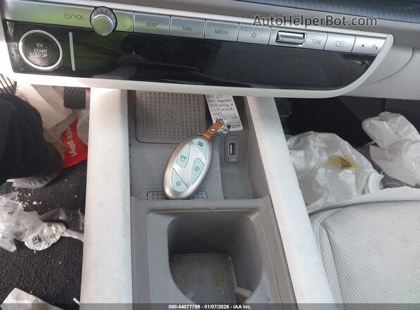 KMHM34AA0RA073928 2024 HYUNDAI IONIQ 6 White Widok deski rozdzielczej