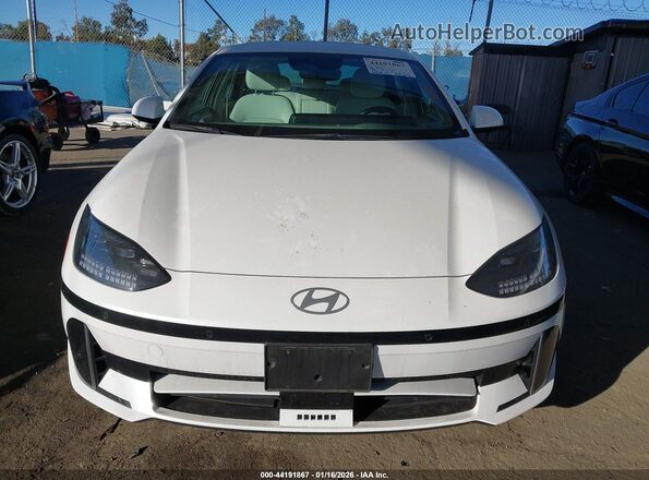 KMHM34AA2SA083267 2025 HYUNDAI IONIQ 6 White ხელსაწყოთა პანელის ხედი
