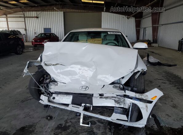 KMHM34AA9RA073927 2024 HYUNDAI IONIQ White Front view