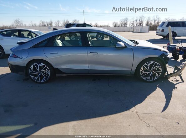 KMHM34AC5RA075661 2024 HYUNDAI IONIQ 6 Silver Widok wnętrza z tyłu