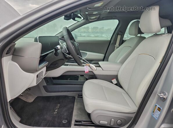 KMHM54AC8RA077172 2024 HYUNDAI IONIQ Silver Vista interior delantera