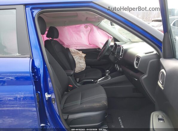 KMHRC8A30TU429928 2026 HYUNDAI VENUE Blue Widok wnętrza z przodu