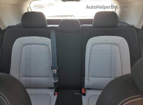 KMHRC8A31RU331984 2024 HYUNDAI VENUE Green Rear seats view