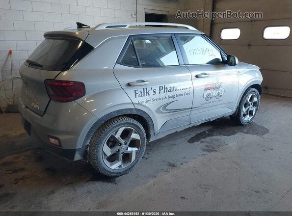 KMHRC8A32NU158552 2022 HYUNDAI VENUE Silver Trasero derecho