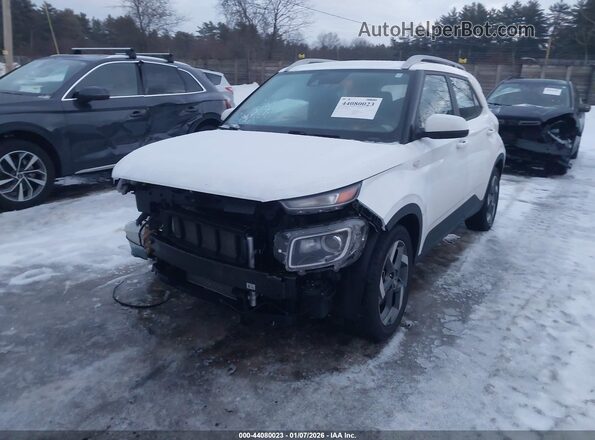 KMHRC8A32NU206258 2022 HYUNDAI VENUE White Դիմացի տեսք