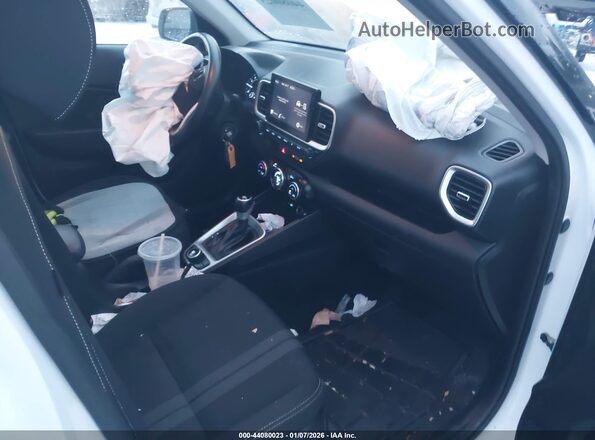 KMHRC8A32NU206258 2022 HYUNDAI VENUE White Սալոնի դիմացի տեսք