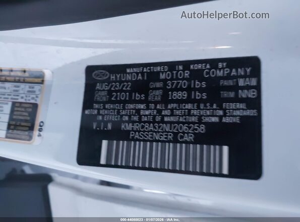 KMHRC8A32NU206258 2022 HYUNDAI VENUE White Շարժիչի բաժամունքի տեսք