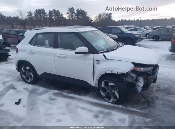 KMHRC8A32NU206258 2022 HYUNDAI VENUE White Սալոնի 360 աստիճան տեսք