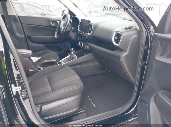 KMHRC8A34MU114633 2021 HYUNDAI VENUE Black Front interior view