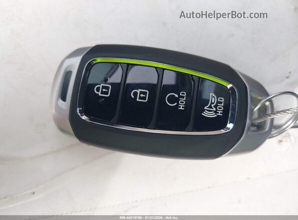 KMHRC8A35TU438494 2026 HYUNDAI VENUE Серебряный Вид панели приборов