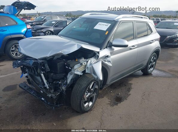 KMHRC8A35TU438494 2026 HYUNDAI VENUE Серебряный Передняя левая четверть