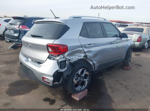 KMHRC8A35TU438494 2026 HYUNDAI VENUE Серебряный Задняя правая четверть