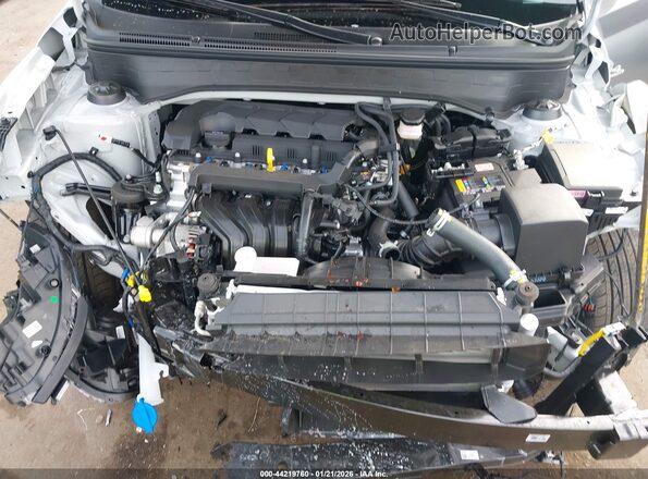 KMHRC8A35TU438494 2026 HYUNDAI VENUE Серебряный Вид сзади