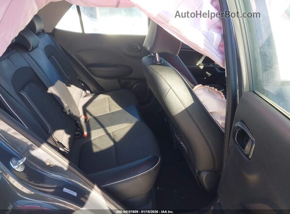 KMHRC8A36SU394133 2025 HYUNDAI VENUE Gray Widok naklejki z numerem VIN