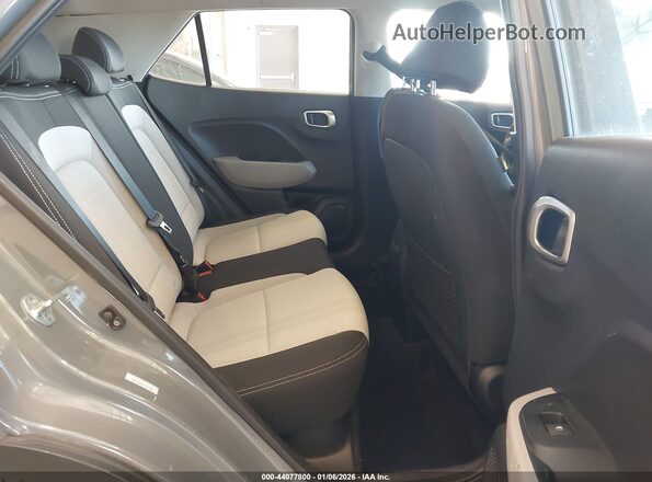 KMHRC8A37MU114285 2021 HYUNDAI VENUE Gray VIN კოდის სტიკერის ხედი