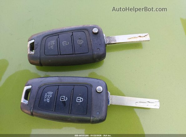 KMHRC8A38LU018664 2020 HYUNDAI VENUE Green 