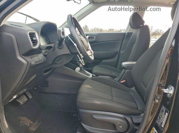 KMHRC8A38RU330041 2024 HYUNDAI VENUE Black წინა სალონის ხედი