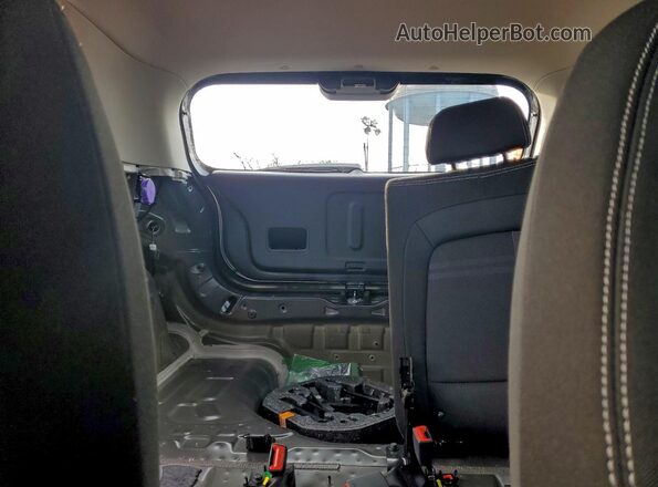 KMHRC8A38RU330041 2024 HYUNDAI VENUE Black უკანა სავარძლების ხედი
