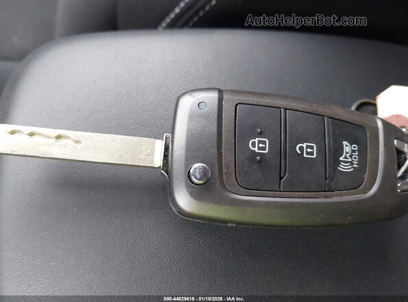KMHRC8A3XMU098227 2021 HYUNDAI VENUE Green Dashboard view