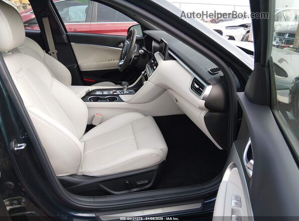 KMTG34SC4SU154048 2025 GENESIS G70 Navy წინა სალონის ხედი