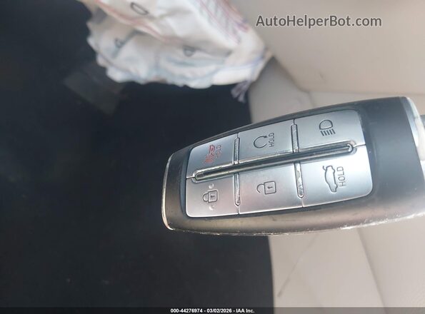 KMTG54TE2NU094480 2022 GENESIS G70 Серебряный Вид панели приборов
