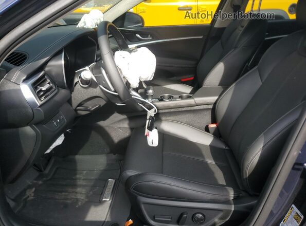 KMTG64SC4TU162773 2026 GENESIS G70 Blue Widok wnętrza z przodu