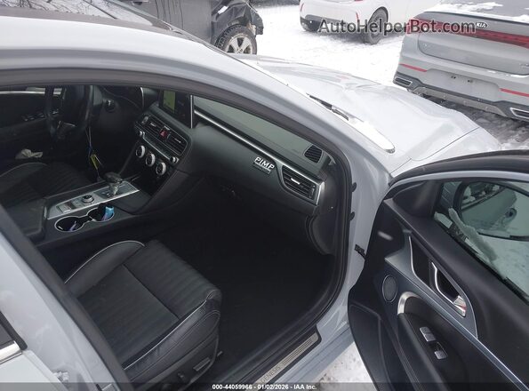 KMTG74LEXKU031746 2019 GENESIS G70 Blue Front interior view