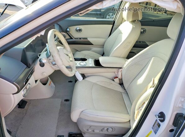 KMUKCDTC9PU002469 2023 GENESIS GV60 White Front interior view