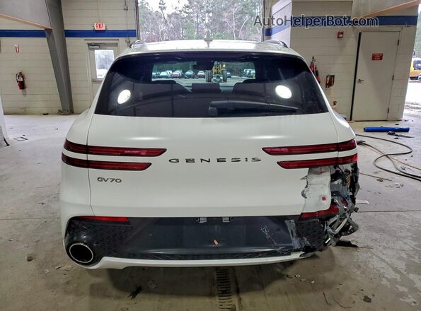 KMUMCDTC1NU012046 2022 GENESIS GV70 White Հետևի տեսք