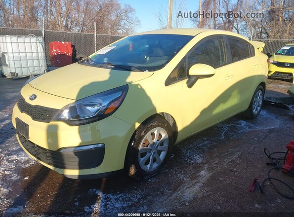KNADM4A33G6676887 2016 KIA RIO Желтый Передняя левая четверть