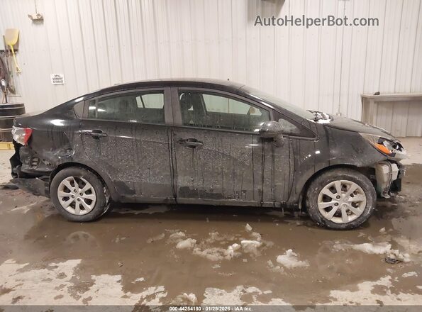KNADM4A37H6086337 2017 KIA RIO Black Rear interior view