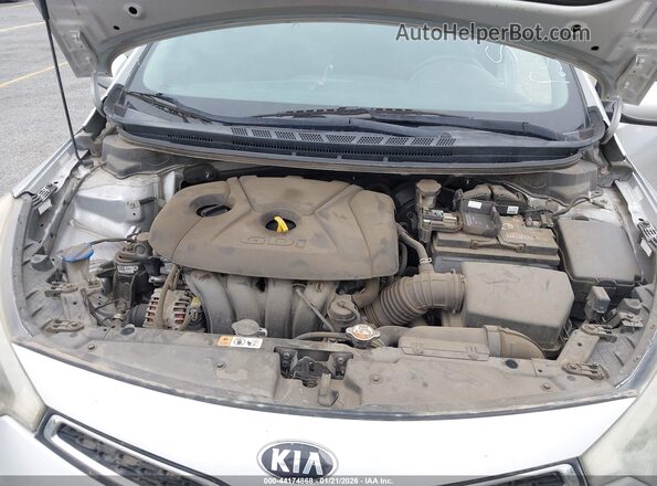 KNAFX6A81G5597697 2016 KIA FORTE KOUP Серебряный Вид сзади