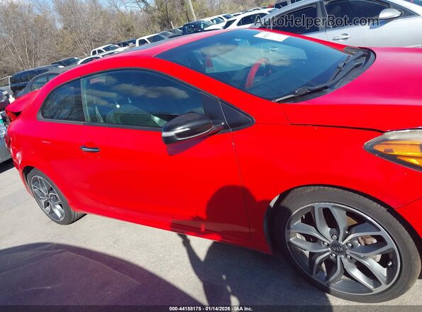 KNAFZ6A33G5644386 2016 KIA FORTE KOUP Красный Вид задней части салона