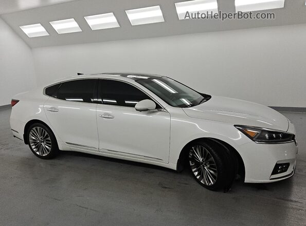 KNALC4J15H5066171 2017 KIA CADENZA White 