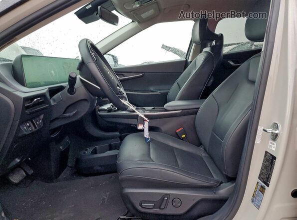 KNDC34LA8N5081033 2022 KIA EV6 Tan Vista interior delantera
