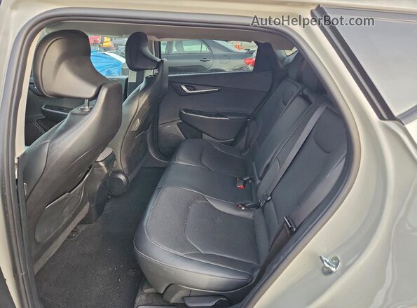 KNDC3DLC2N5030046 2022 KIA EV6 Beige Vista interior trasera