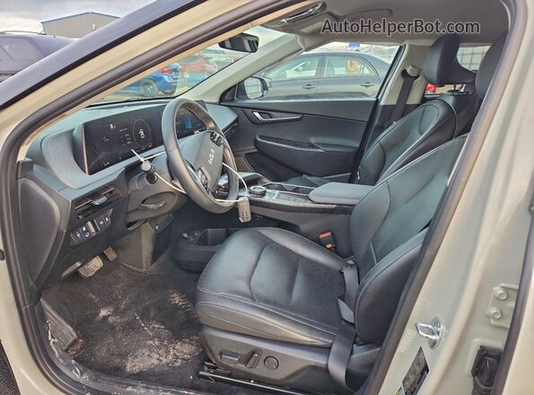 KNDC3DLC2N5030046 2022 KIA EV6 Beige Vista interior delantera