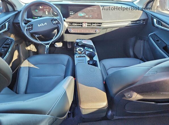 KNDC3DLC2N5041774 2022 KIA EV6 Gray Vista del salpicadero
