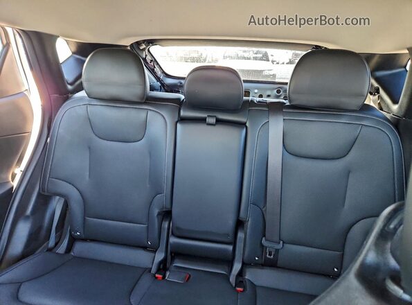 KNDC3DLC2N5041774 2022 KIA EV6 Gray Vista de los asientos traseros