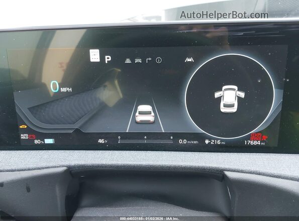 KNDC3DLC5R5190167 2024 KIA EV6 Gray Vista de los asientos traseros