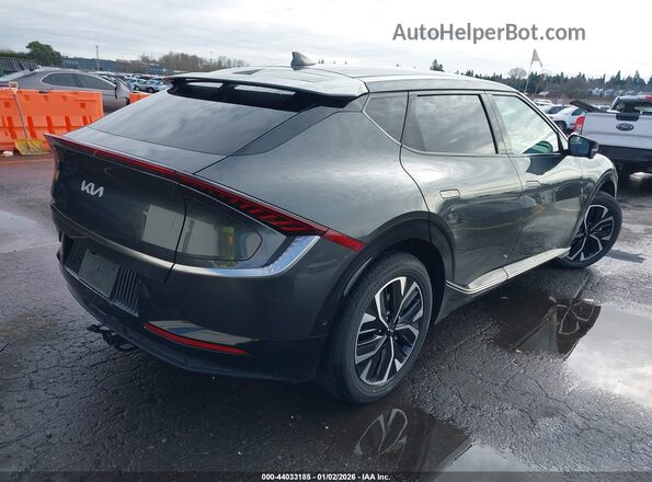 KNDC3DLC5R5190167 2024 KIA EV6 Gray Trasero derecho
