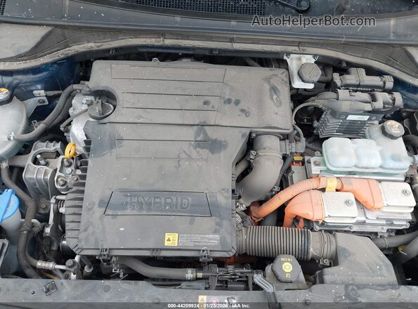 KNDCB3LC2J5210568 2018 KIA NIRO Blue 
