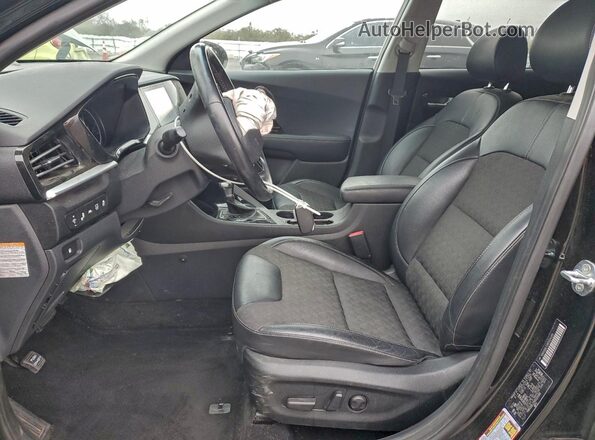 KNDCB3LC5N5524169 2022 KIA NIRO Black Vista interior delantera