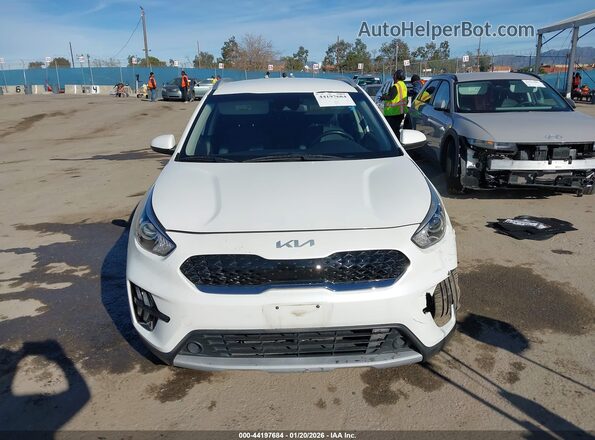 KNDCB3LC5N5527699 2022 KIA NIRO White Widok zestawu wskaźników