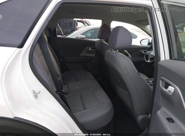 KNDCB3LC6H5078781 2017 KIA NIRO White 