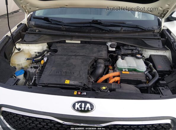 KNDCB3LC6H5078781 2017 KIA NIRO White 